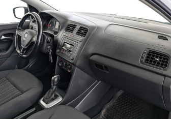 Подержанный автомобиль Volkswagen Polo Sedan 2019 года (13 фото)