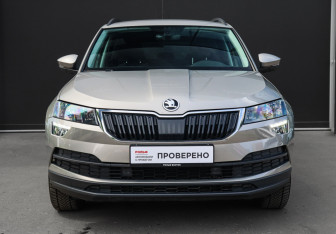 Подержанный автомобиль Skoda Karoq 2021 года (2 фото)
