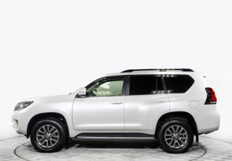 Подержанный автомобиль Toyota Land Cruiser Prado 2017 года (6 фото)