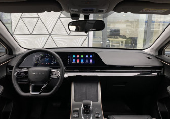 Подержанный автомобиль Omoda C5 2023 года (12 фото)