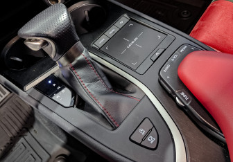 Подержанный автомобиль Lexus UX 2020 года (25 фото)