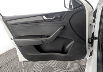 Подержанный автомобиль Skoda Rapid Liftback 2021 года (19 фото)