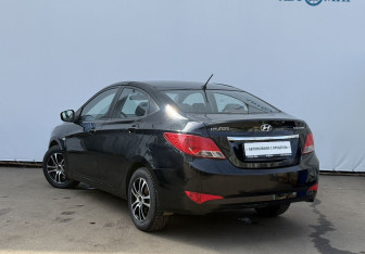 Подержанный автомобиль Hyundai Solaris Sedan 2014 года (7 фото)