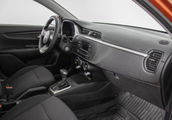 Подержанный автомобиль Kia Rio Sedan 2021 года (9 фото)
