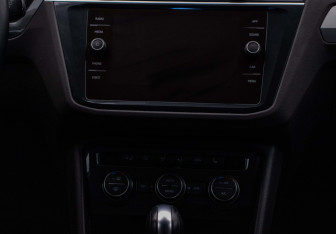 Подержанный автомобиль Volkswagen Tiguan 2020 года (14 фото)