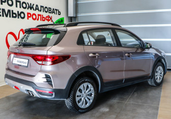 Подержанный автомобиль Kia Rio Hatchback 2021 года (4 фото)