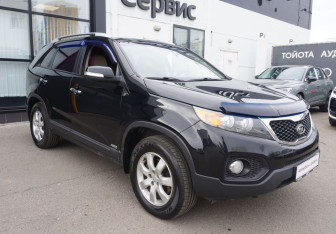 Подержанный автомобиль Kia Sorento 2010 года (3 фото)
