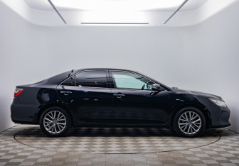 Подержанный автомобиль Toyota Camry Sedan 2016 года (6 фото)