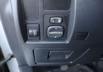 Подержанный автомобиль Daihatsu Terios 2008 года (12 фото)