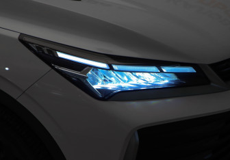 Подержанный автомобиль Geely Coolray 2025 года (37 фото)