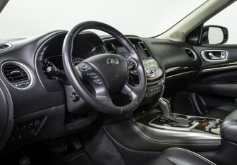 Подержанный автомобиль Infiniti QX60 2019 года (11 фото)
