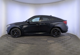 Подержанный автомобиль BMW X6 2019 года (8 фото)