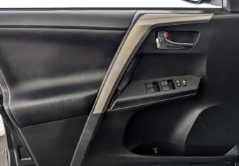 Подержанный автомобиль Toyota RAV4 2015 года (19 фото)