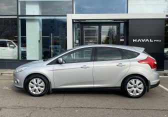 Подержанный автомобиль Ford Focus Wagon 2013 года (8 фото)