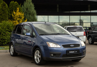 Подержанный автомобиль Ford C-MAX 2005 года (2 фото)