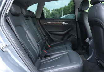 Подержанный автомобиль Audi Q5 2013 года (10 фото)