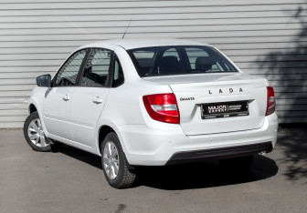 Подержанный автомобиль LADA (ВАЗ) Granta Sedan 2023 года (7 фото)