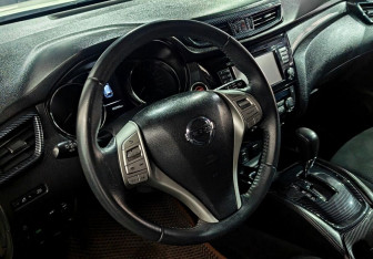 Подержанный автомобиль Nissan X-Trail 2017 года (12 фото)