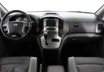 Подержанный автомобиль Hyundai Grand Starex 2016 года (7 фото)
