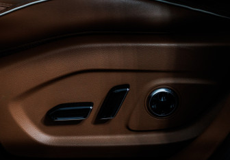 Подержанный автомобиль Voyah Free 2023 года (17 фото)