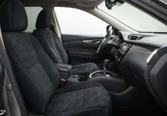 Подержанный автомобиль Nissan X-Trail 2016 года (9 фото)