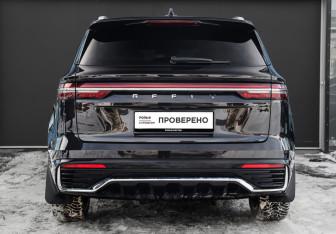 Подержанный автомобиль Geely Monjaro 2025 года (5 фото)