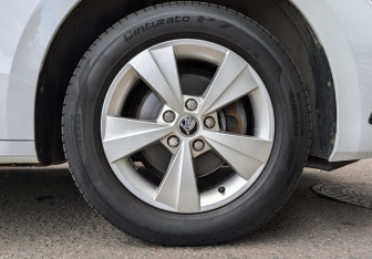 Подержанный автомобиль Skoda Octavia Liftback 2021 года (18 фото)