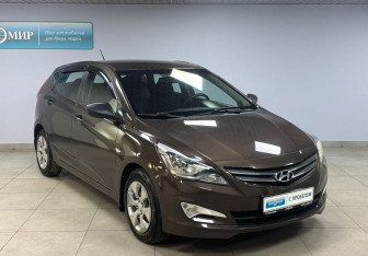 Подержанный автомобиль Hyundai Solaris Hatchback 2015 года (3 фото)