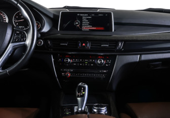 Подержанный автомобиль BMW X5 2016 года (14 фото)