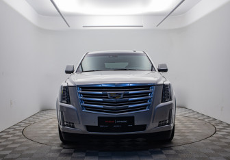 Подержанный автомобиль Cadillac Escalade Suv 2016 года (6 фото)