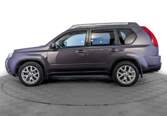 Подержанный автомобиль Nissan X-Trail 2014 года (8 фото)