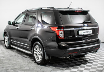 Подержанный автомобиль Ford Explorer 2012 года (7 фото)