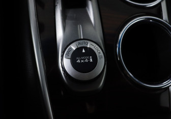 Подержанный автомобиль Nissan Pathfinder 2015 года (29 фото)