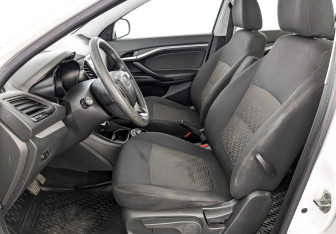 Подержанный автомобиль LADA (ВАЗ) Vesta Sedan 2017 года (20 фото)