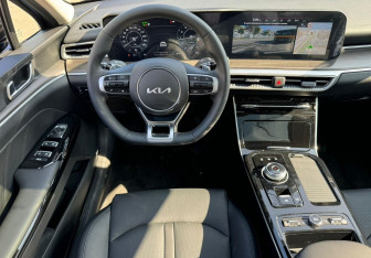 Новый Kia K5 2025 (15 фото)