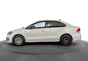 Подержанный автомобиль Volkswagen Polo Sedan 2018 года (8 фото)