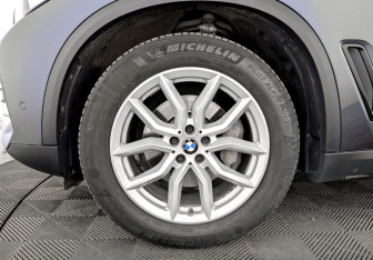 Подержанный автомобиль BMW X5 2019 года (18 фото)