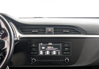 Подержанный автомобиль Kia Rio Hatchback 2021 года (16 фото)