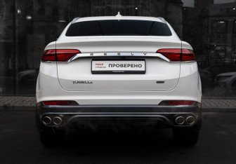 Подержанный автомобиль Geely Tugella 2022 года (6 фото)