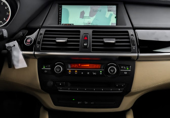 Подержанный автомобиль BMW X6 M 2011 года (14 фото)