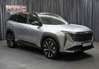 Подержанный автомобиль Geely Atlas 2024 года (3 фото)