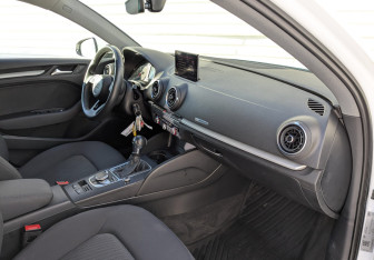 Подержанный автомобиль Audi A3 Sedan 2020 года (11 фото)