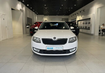 Подержанный автомобиль Skoda Octavia Wagon 2014 года (2 фото)