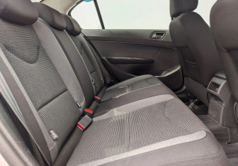 Подержанный автомобиль Peugeot 408 2018 года (11 фото)