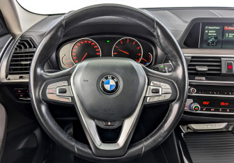 Подержанный автомобиль BMW X3 2019 года (22 фото)