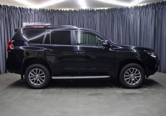 Подержанный автомобиль Toyota Land Cruiser Prado 2020 года (4 фото)