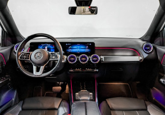 Подержанный автомобиль Mercedes-Benz GLB 2021 года (14 фото)