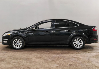 Подержанный автомобиль Ford Mondeo Sedan 2013 года (8 фото)