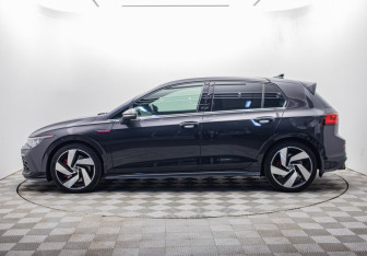 Подержанный автомобиль Volkswagen Golf GTI Hatchback 2022 года (2 фото)