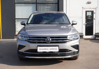Подержанный автомобиль Volkswagen Tiguan 2021 года (2 фото)